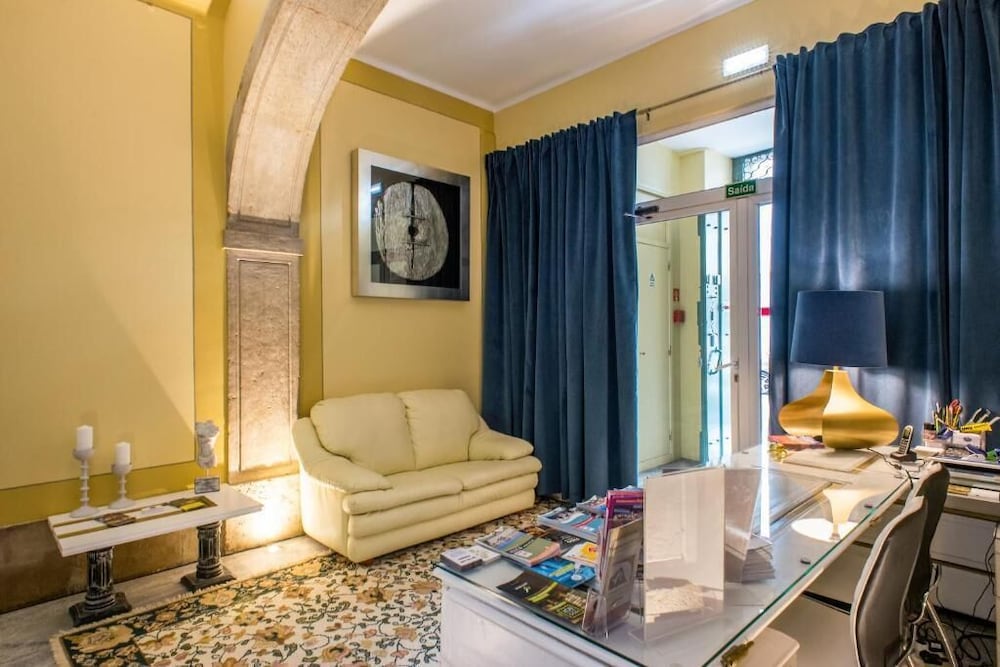 Ph Downtown Suites