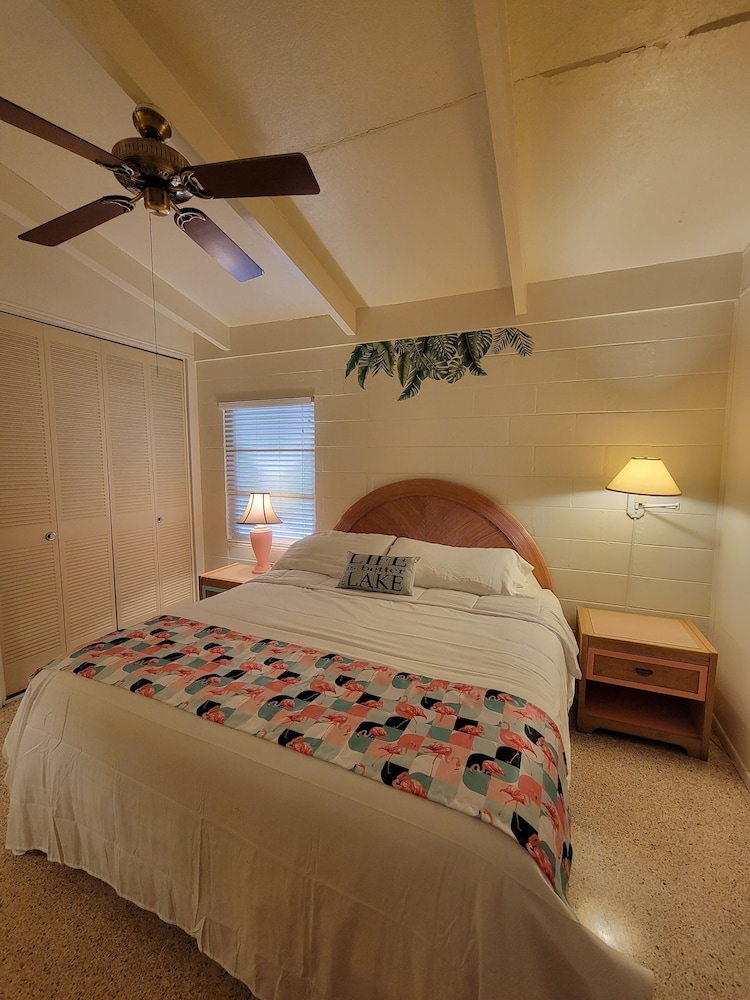 Tropical Resort & Marina on Lake Beresford