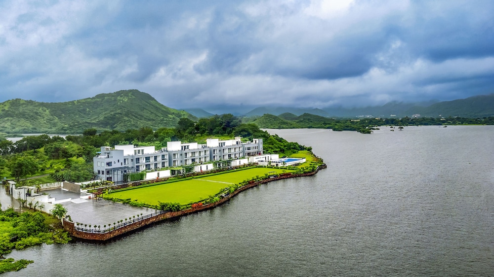 Zana Lake Resort Udaipur