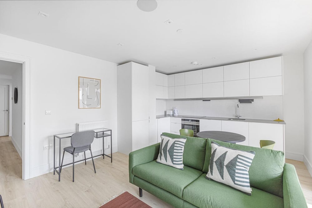 Luxury 1 - bed Apartment in Wembley