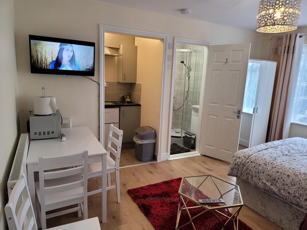 Lovely Studio Flat in Town Centre Reading