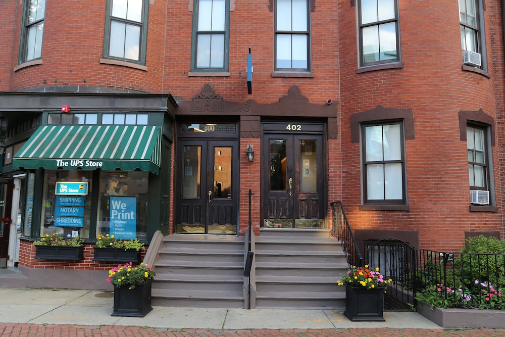 400 Columbus Avenue