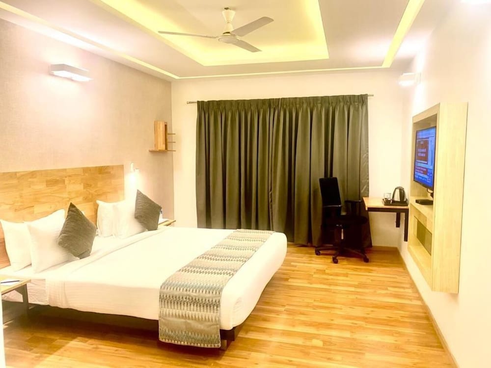 Click Hotel DBR