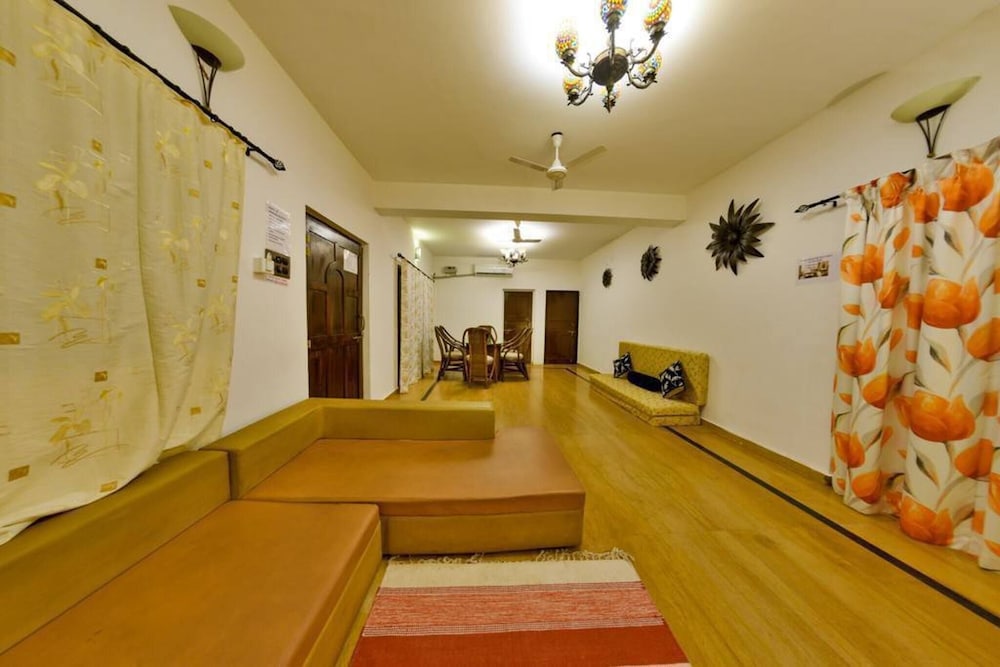 6bhk Villa With Private Pool and Fountain