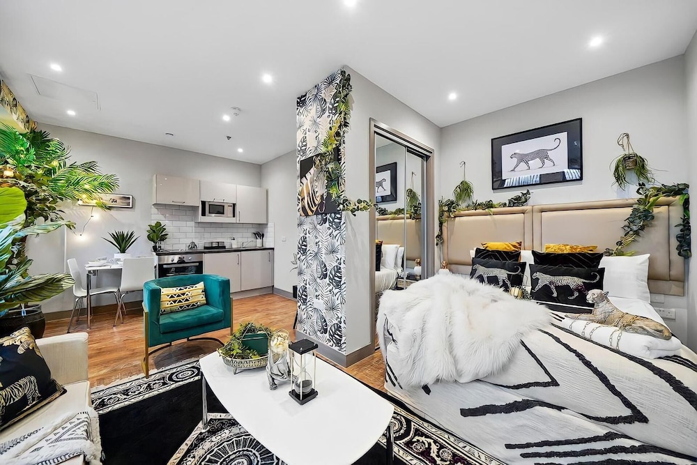 Luxury 1bed Studio Apt-city Centre-wifi-parking