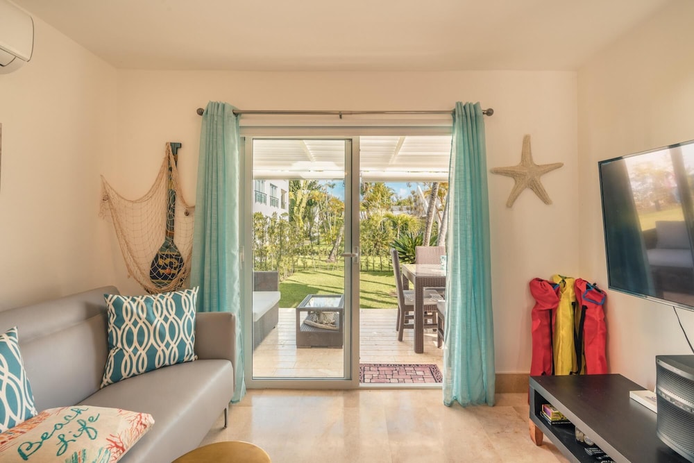 Special Offer Enjoy This Exclusive Villa at Green One A4 w Breakfast Included