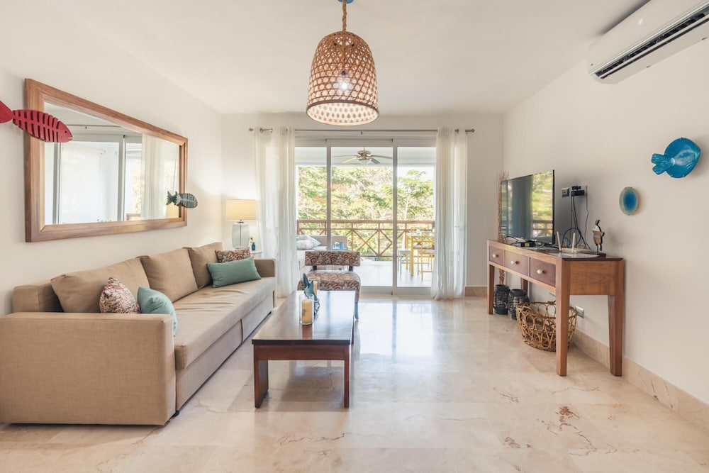 A few Steps to the Beach Enjoy This Joyful apt at Playa Dorada W Breakfast Included