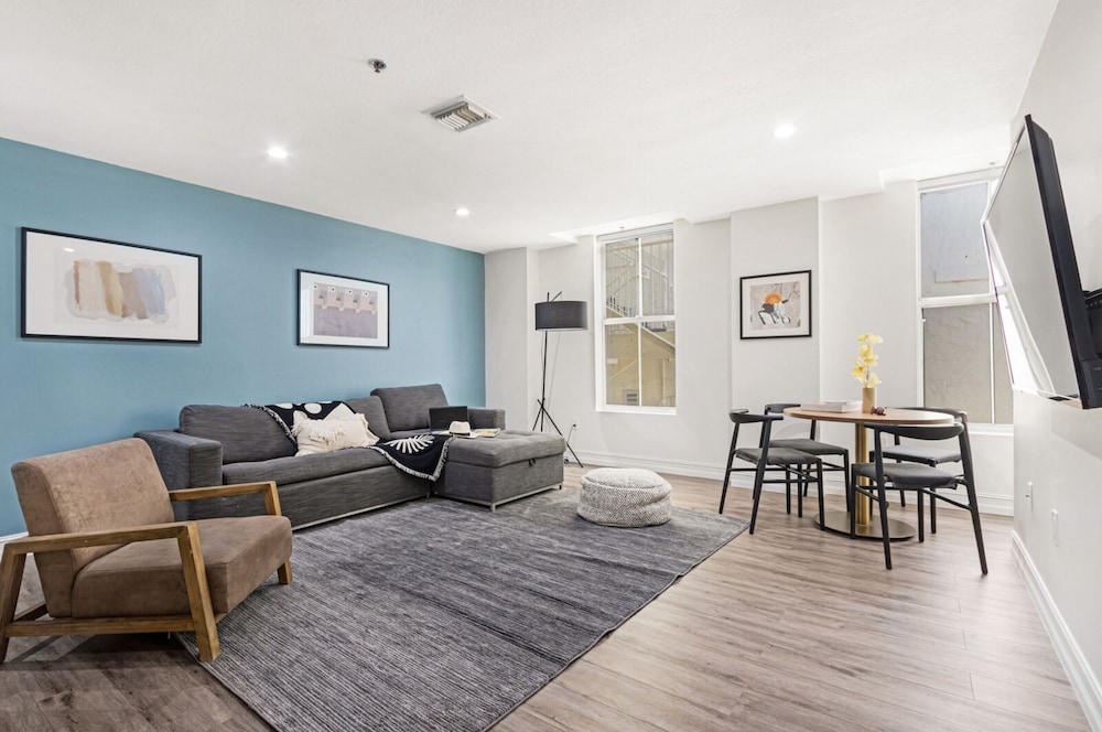 Roami at Clematis Street Lofts