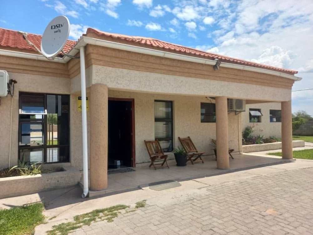 ShakeVille Guest House