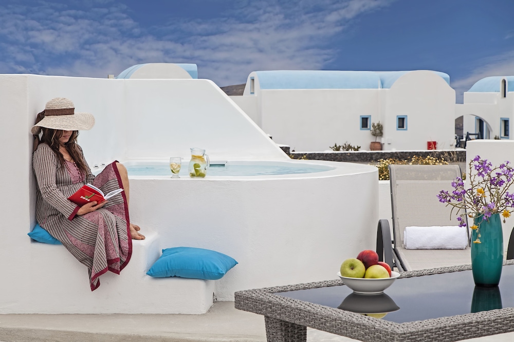 Athiri Santorini