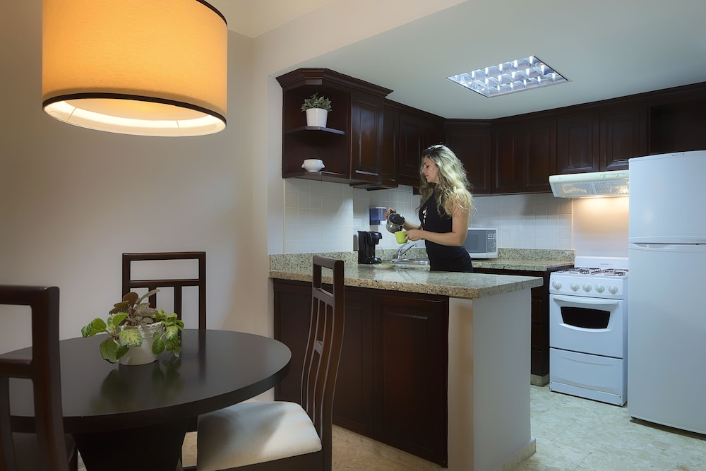 Plaza Florida Suites
