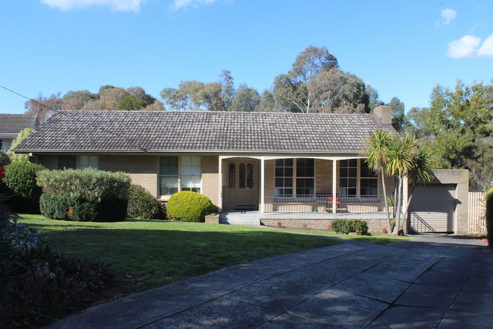 Australian Home Away at Doncaster Grange Park