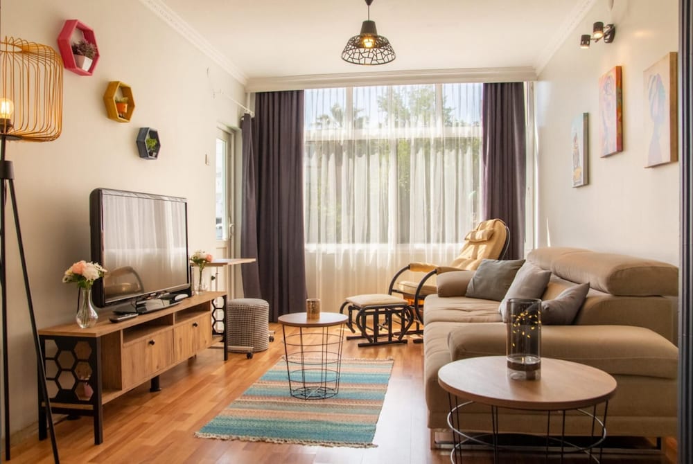 Central Flat With Balcony in Karsiyaka
