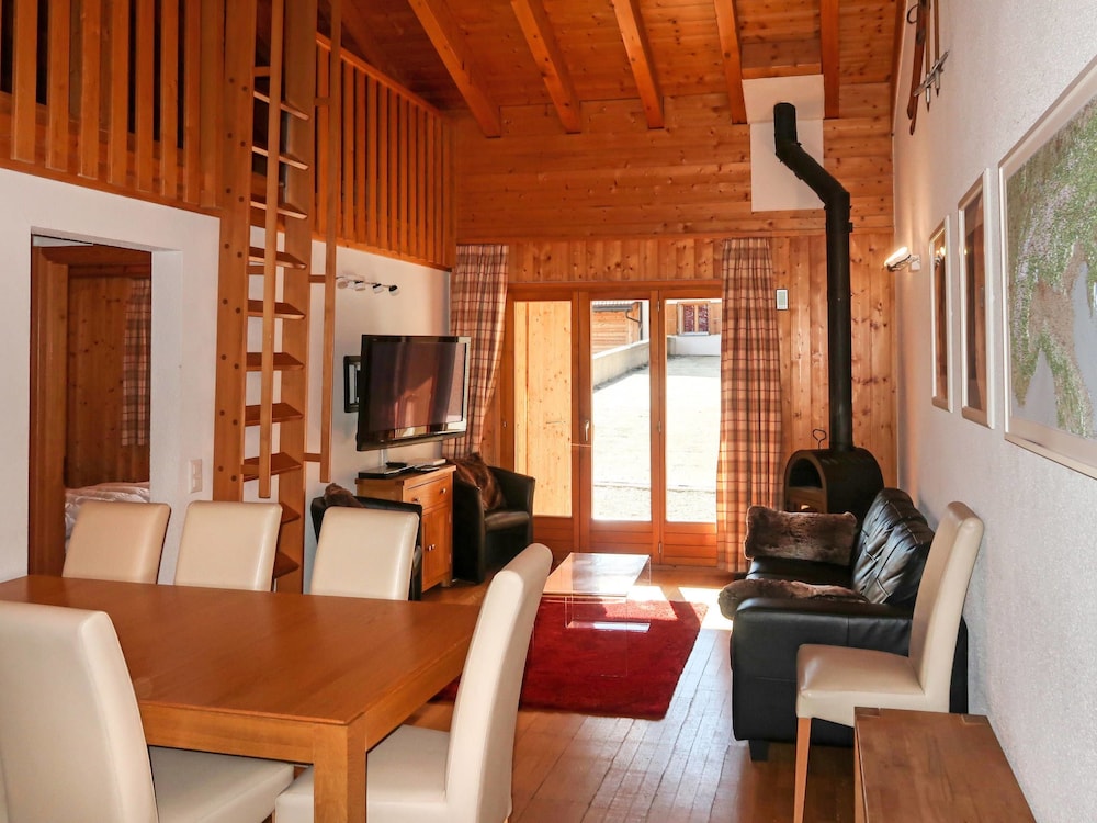 Pinsons Vex in Vex With 2 Bedrooms and 3 Bathrooms