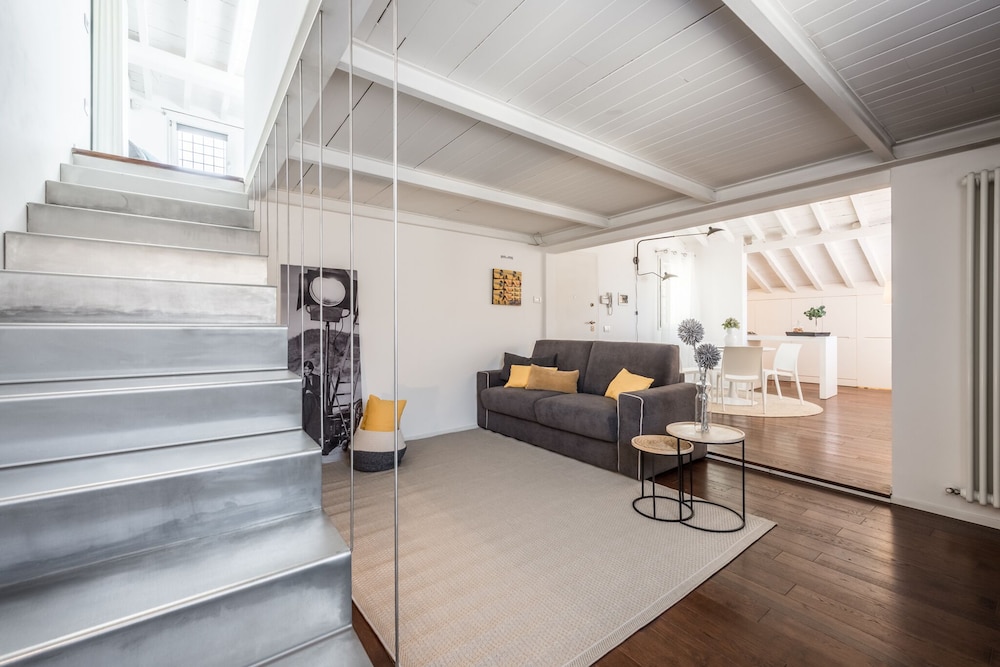 Emilia Suite Urban