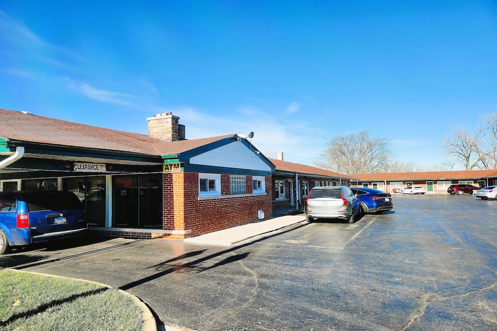 Manor Motel By OYO Near Oak Brook/Chicago Westchester