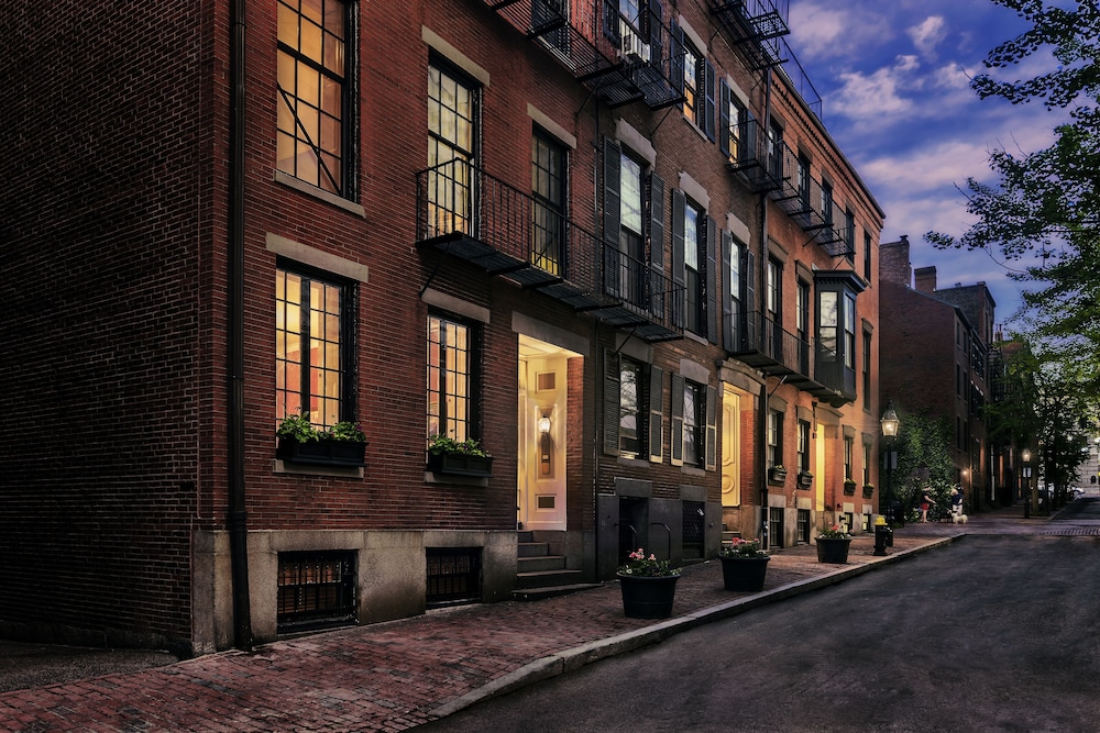 40 Temple St