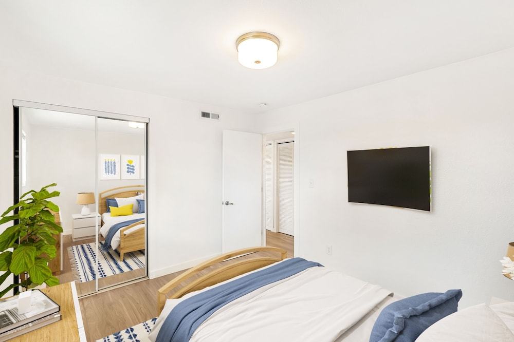 Large Apartments in LAKEWOOD - SK