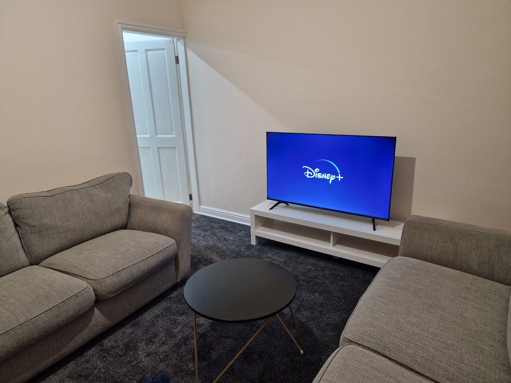 Homely 3-bed House in Bham 15 min From City Centre