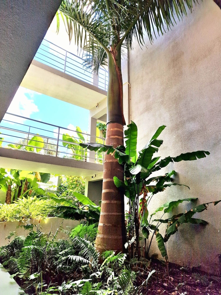 OASIS Apartments Simpson Bay