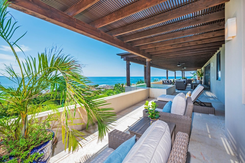 Sunny Vacation Villa 83