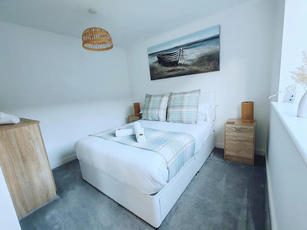 Stunning Modern Christchurch Town Centre Apartment