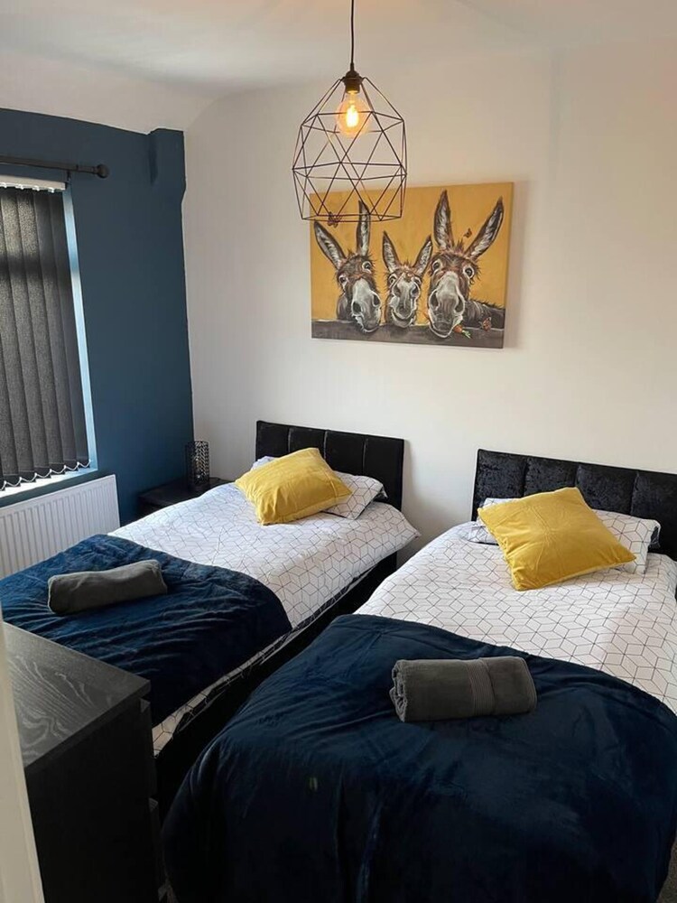 Immaculate 2-bed Apartment in Wallasey