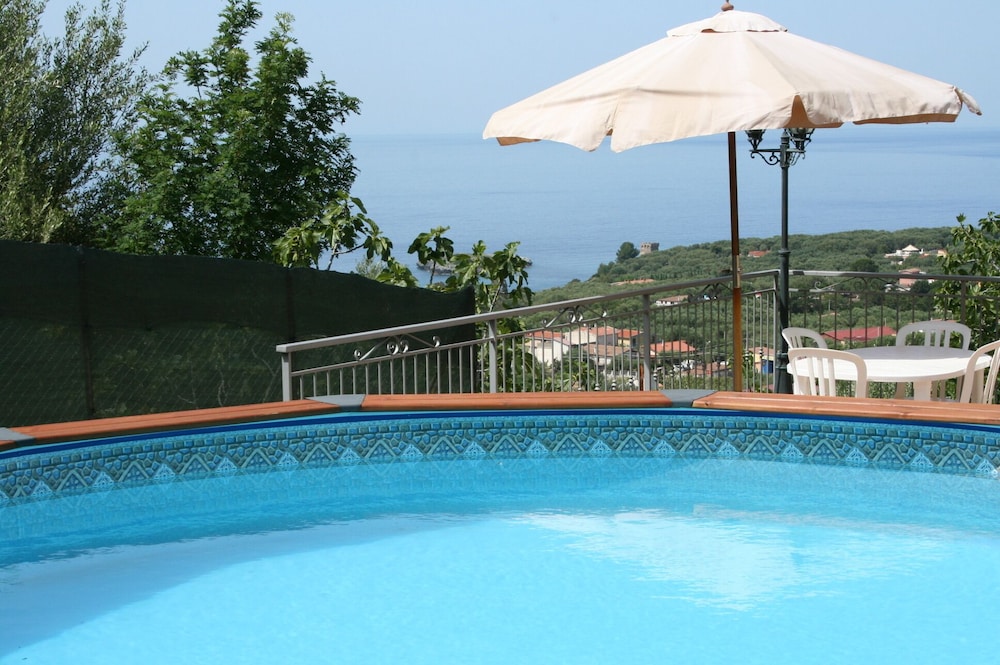 Holiday House in Cilento With Pool and sea View