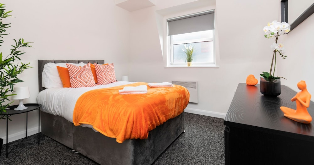 12 Quincy House - 1 Bedroom Apartment