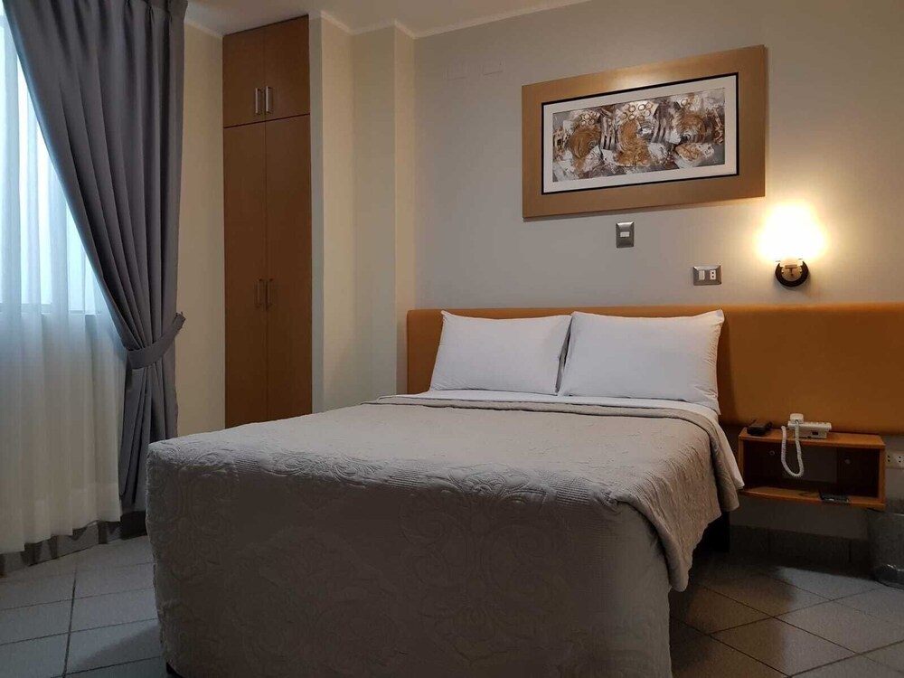 Hotel Punta Rocas Huacho
