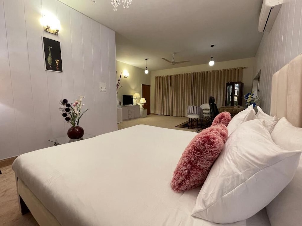 The Life Style Lodges