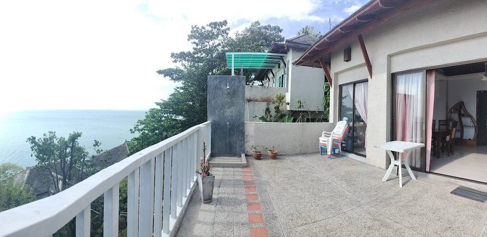 lanta villa sunset sea view