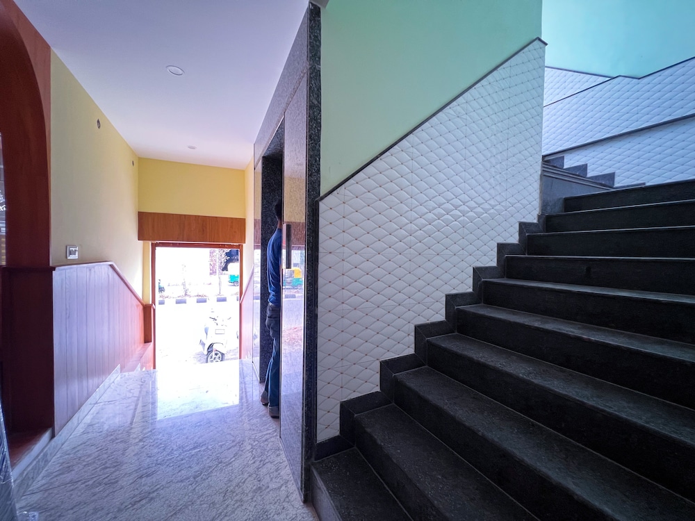 Hotel BNS comforts by Agira Hotels