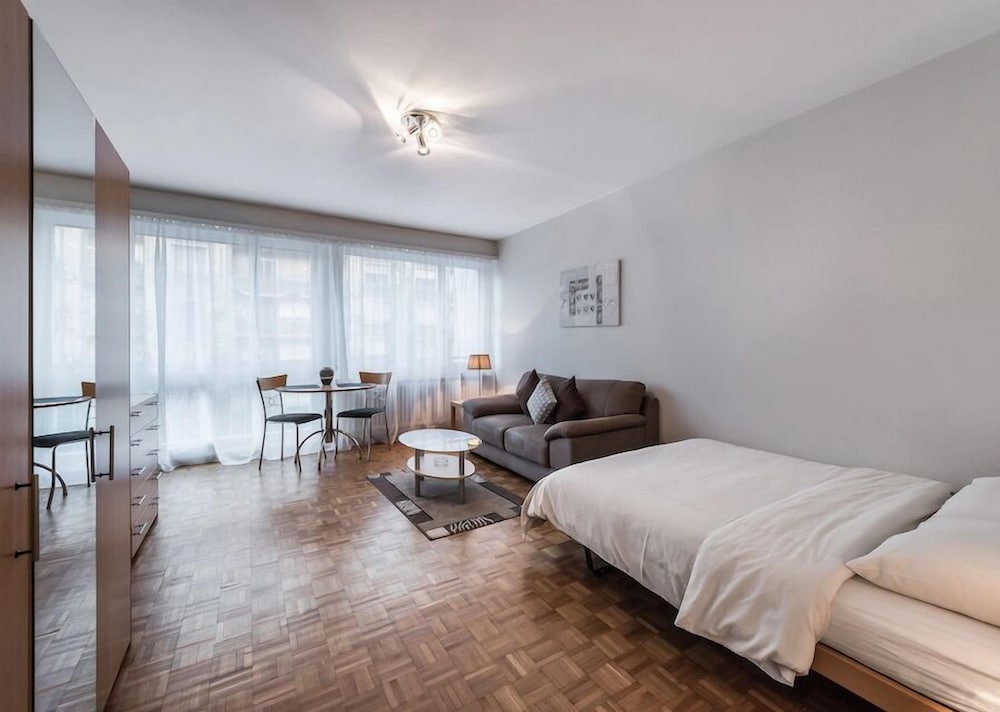 Athénée 36 by Homenhancement