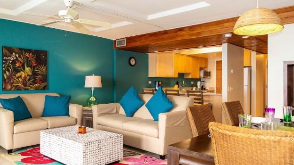 West Oahu Studio Condo at Makaha Beach