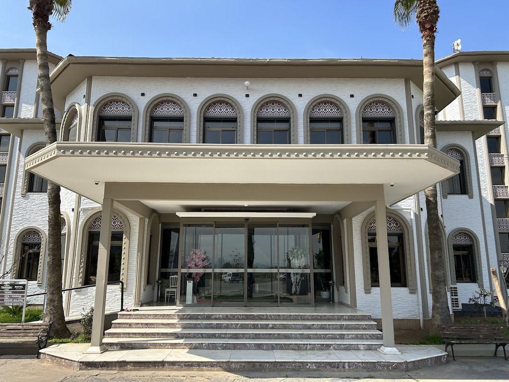 Yahura Otel