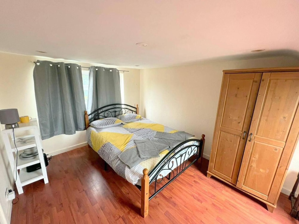 4-bed House in South London