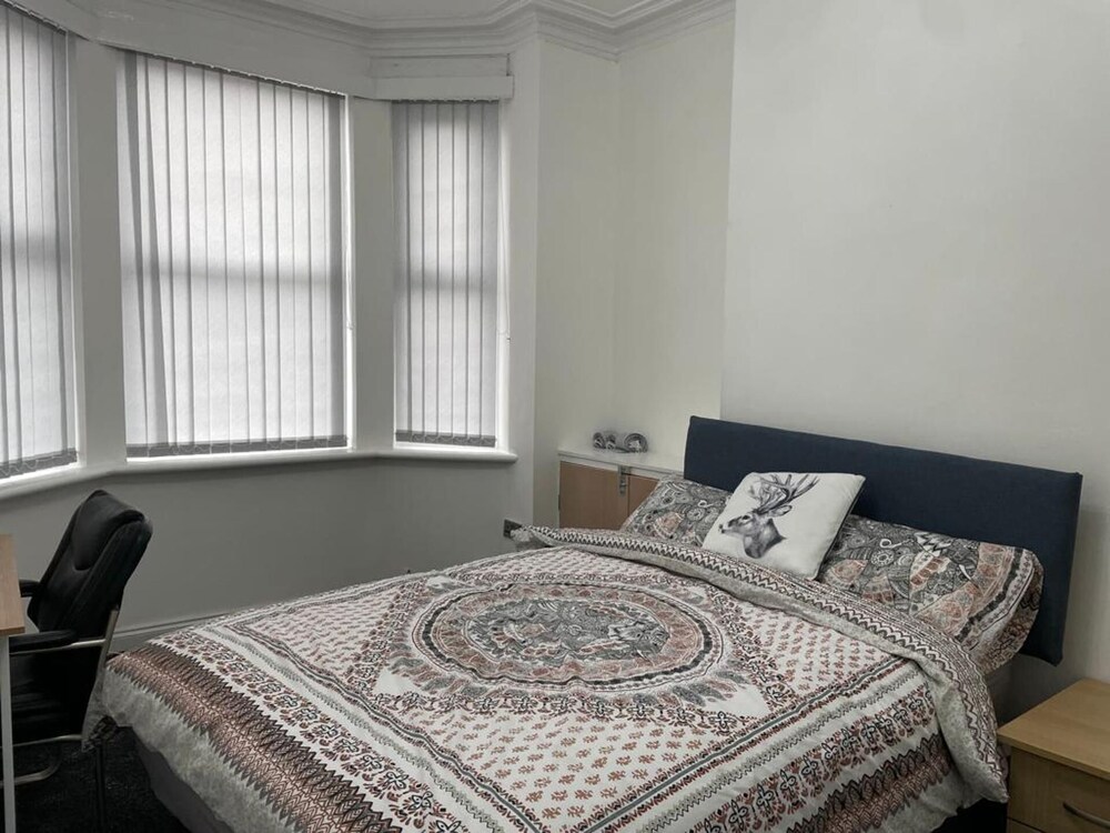 Beautiful 4-bed House in Manchester