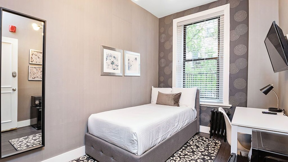 Rooms At Premier Suites Bay Village