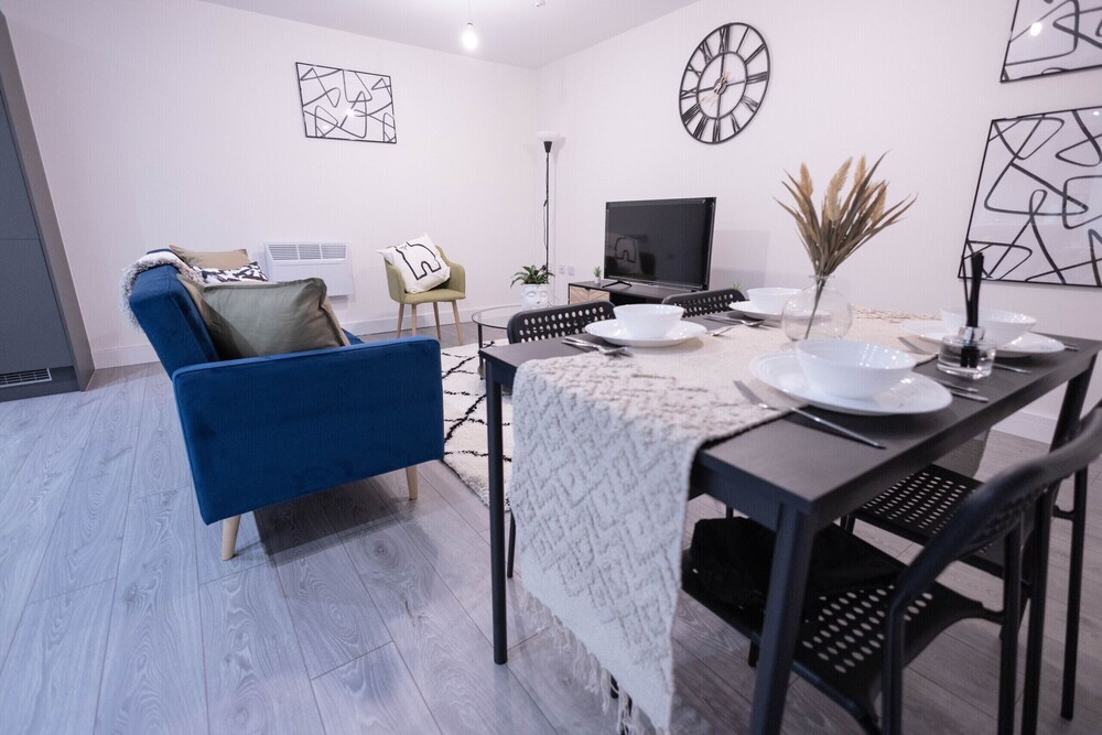 Flat 5 Vivian Court