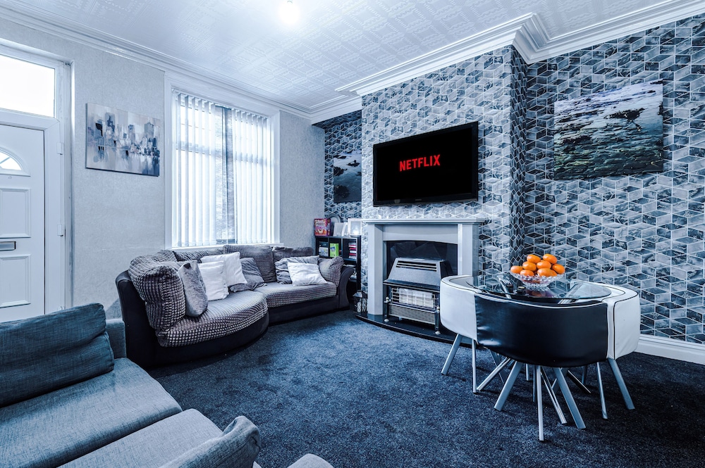 Stunning 3-bed House in Bradford