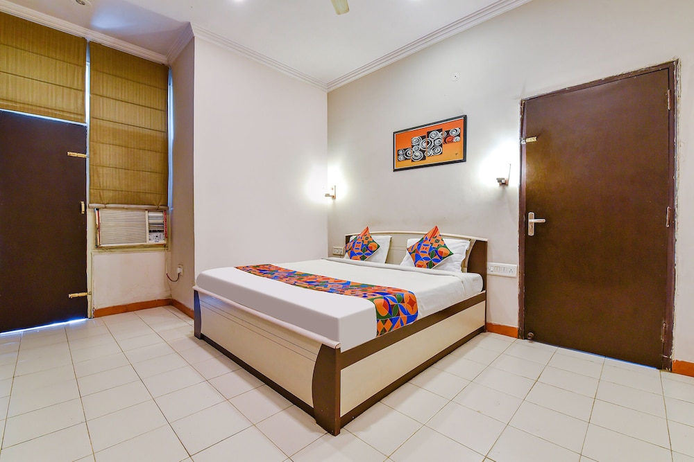 Fabhotel Shri Laxmi Palace