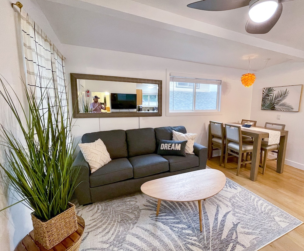 Ocean View with Aloha Sun Deck 2BR Sharks Cove