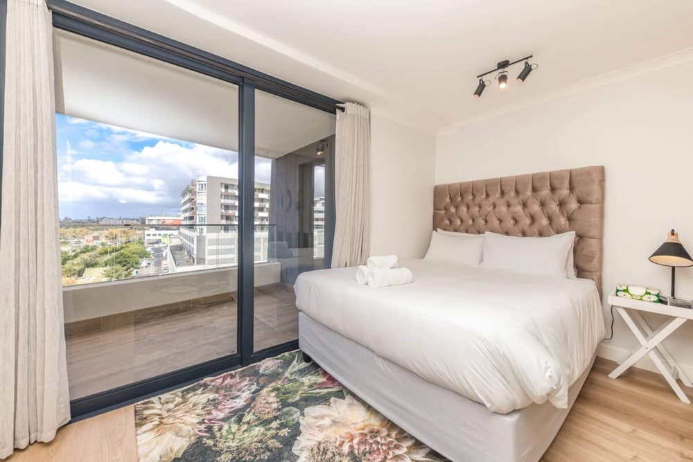 Colourful and Cosy Studio Apartment in Newlands