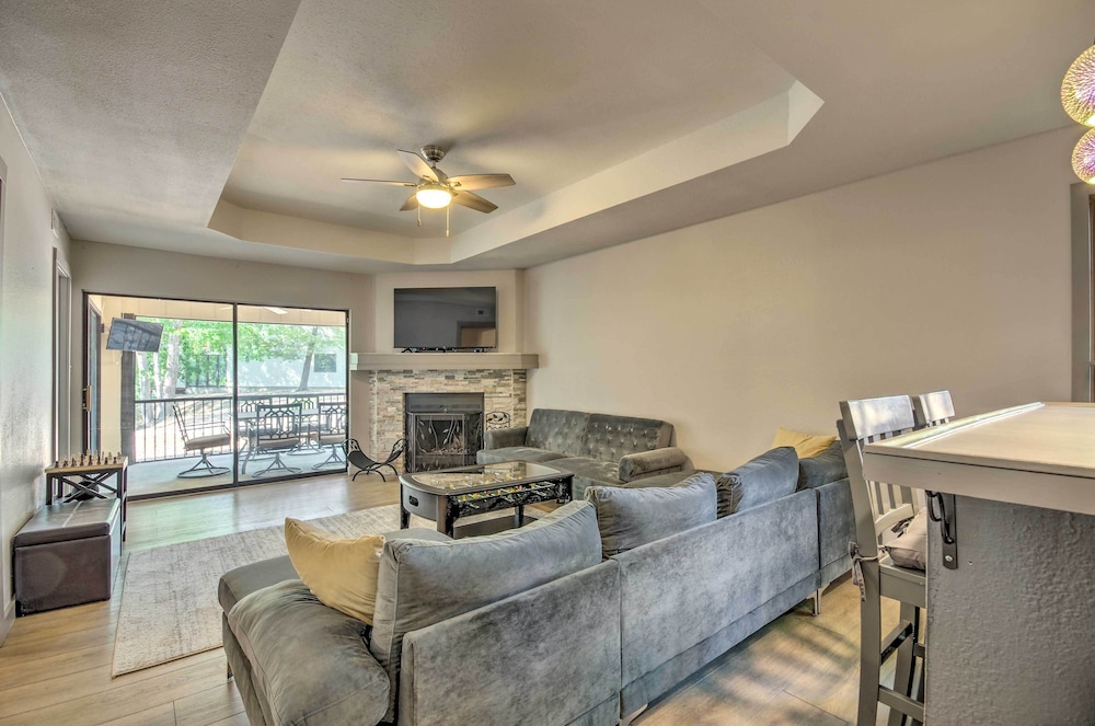 Modern Condo w/ Fire Pit: 1 Mi to Lake Ozark!