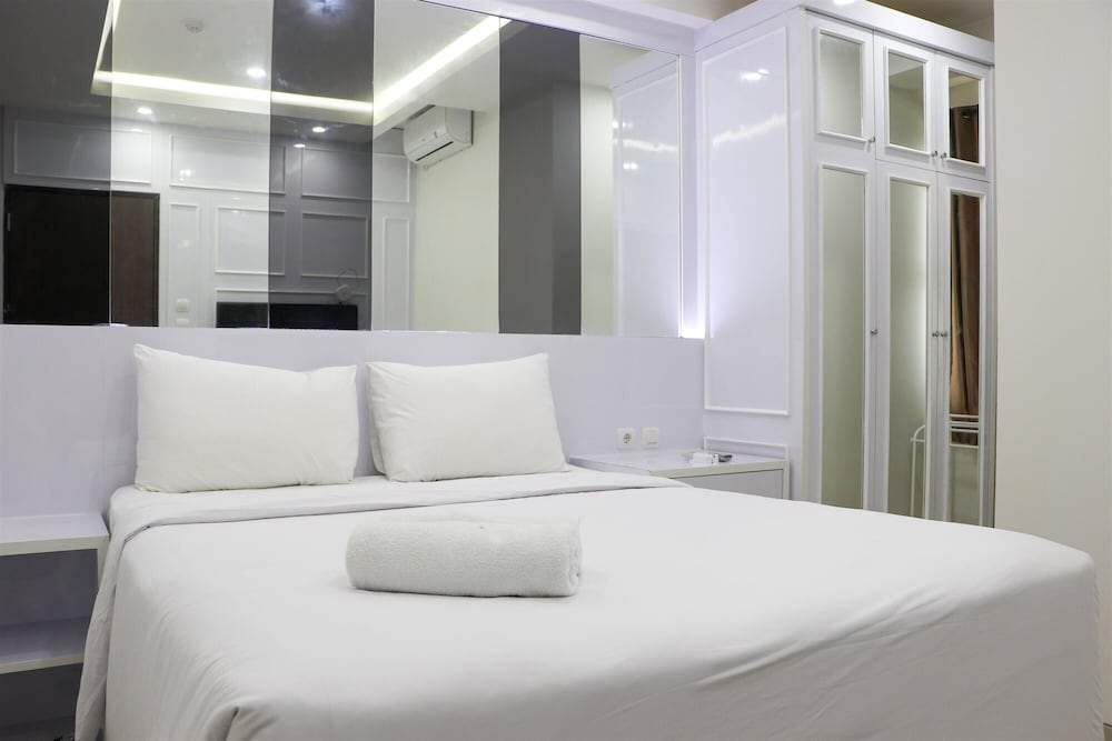Comfort 2Br Apartment At 30Th Floor Transpark Cibubur
