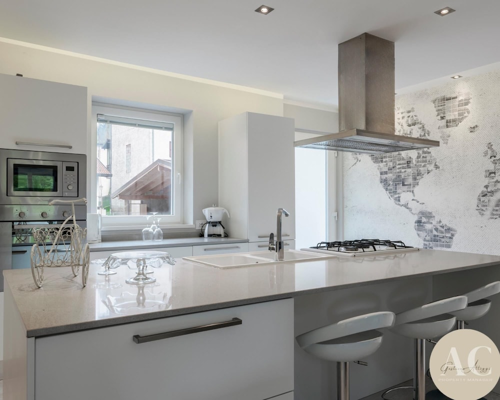 Snowhite in Incudine