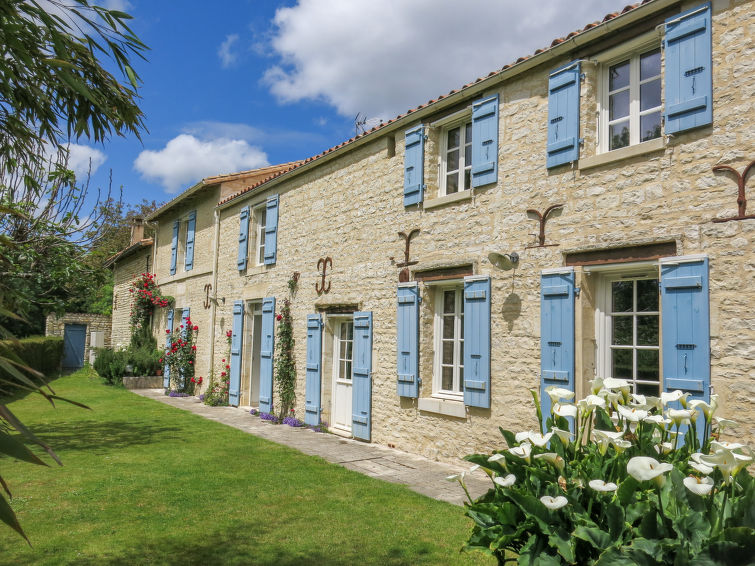 Holiday house with private pool for 7 persons approx. 200 m2