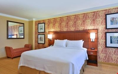 Courtyard New York LaGuardia Airport