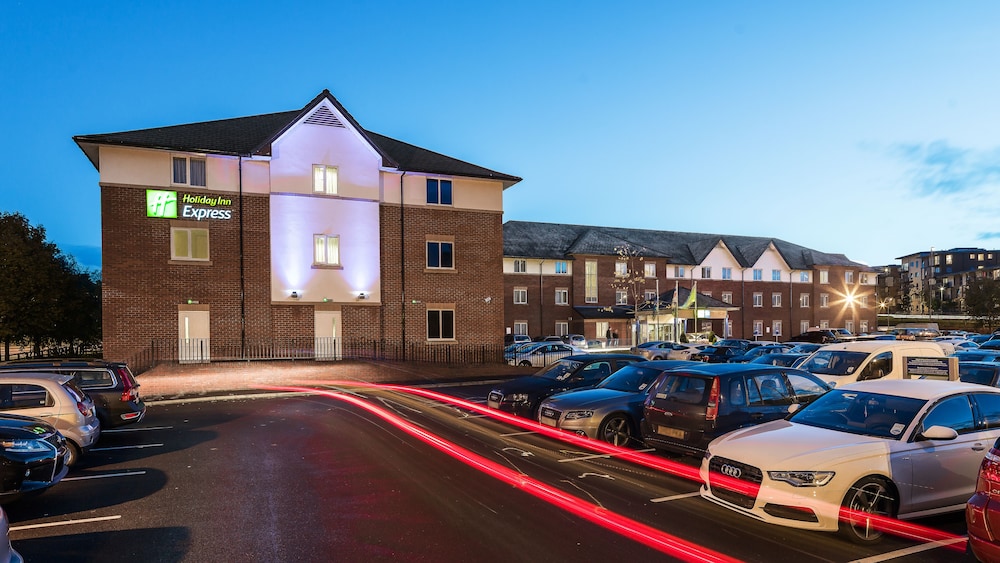 Holiday Inn Express London Gatwick - Crawley, an IHG Hotel